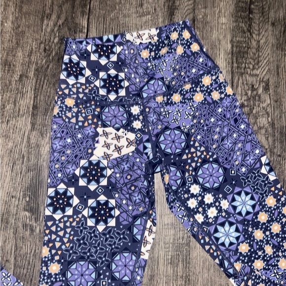 Aerie Blue and Purple Patterned Leggings - Picture 2 of 3